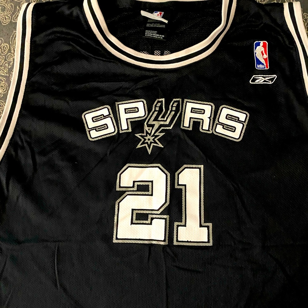NBA Reebok Basketball jersey , Duncan #21 ,  youth XL 18-20, black ,silver trim
